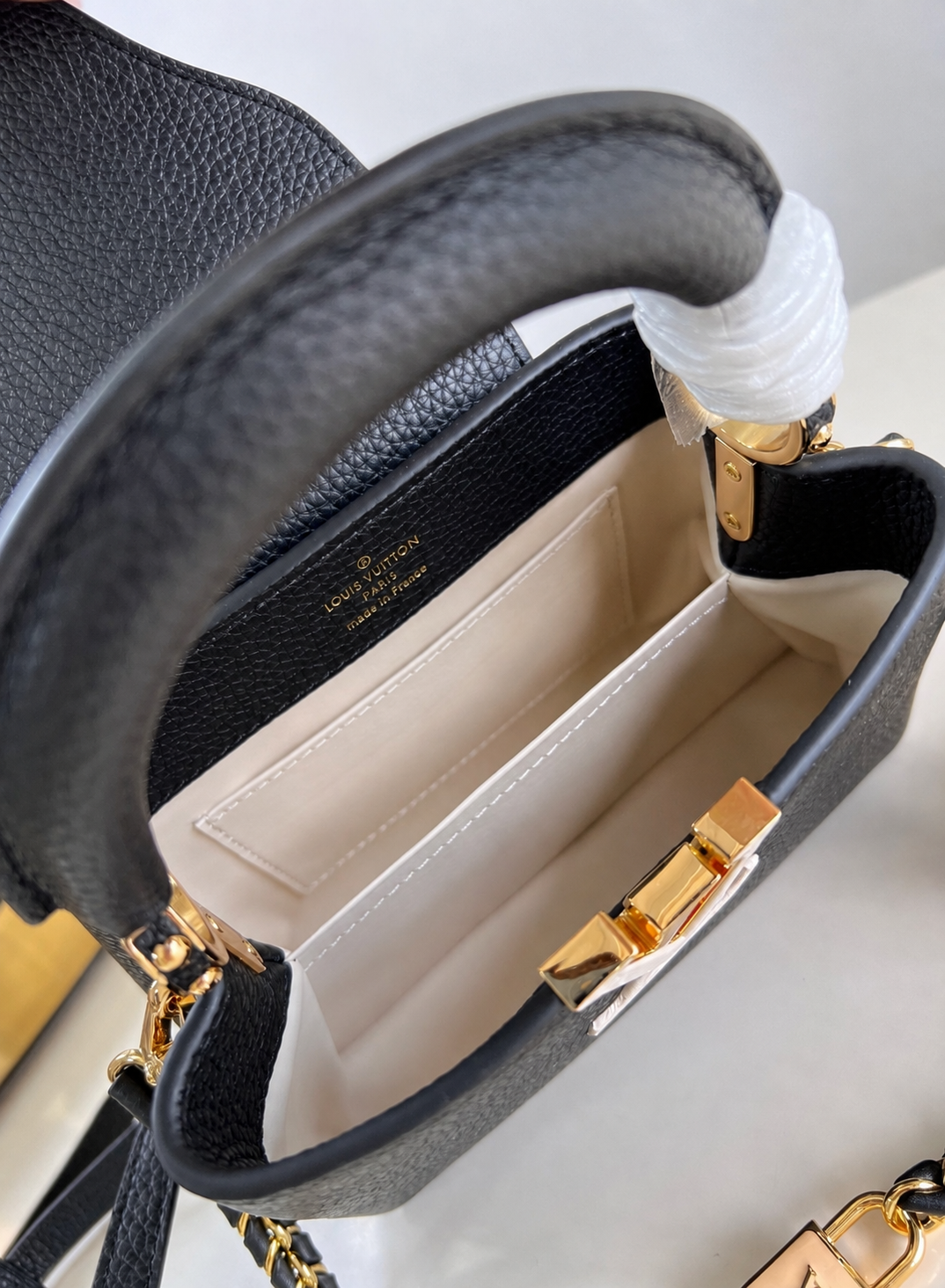 Louis Vuitton Capucines BB