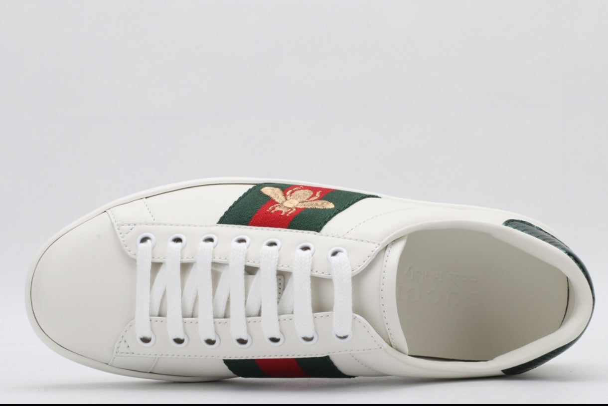 Gucci Ace Sneaker com Abelha Bordada