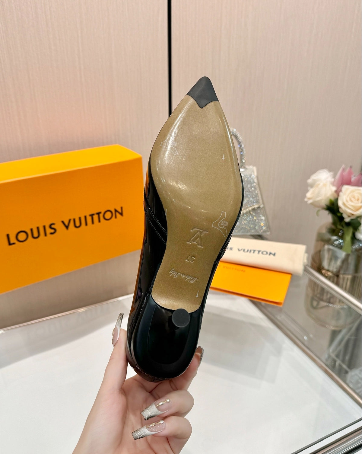 LOUIS VUITTON 6AM PUMPS