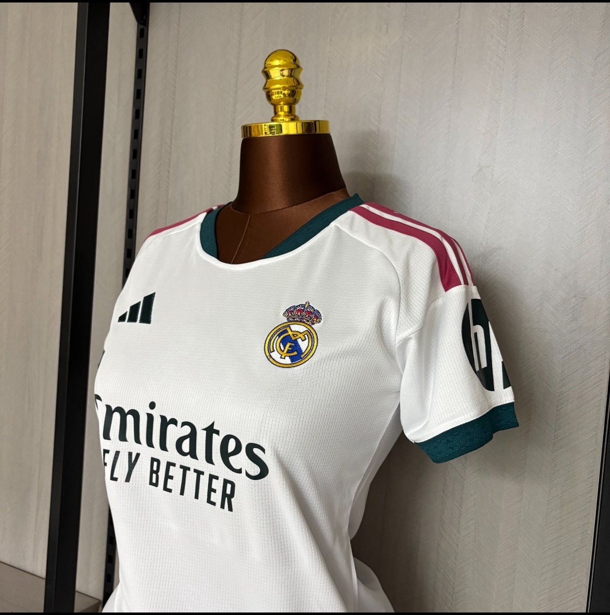 Camiseta de fútbol femenina del Real Madrid 26/27