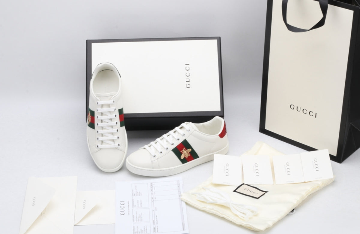 Gucci Ace Sneaker com Abelha Bordada