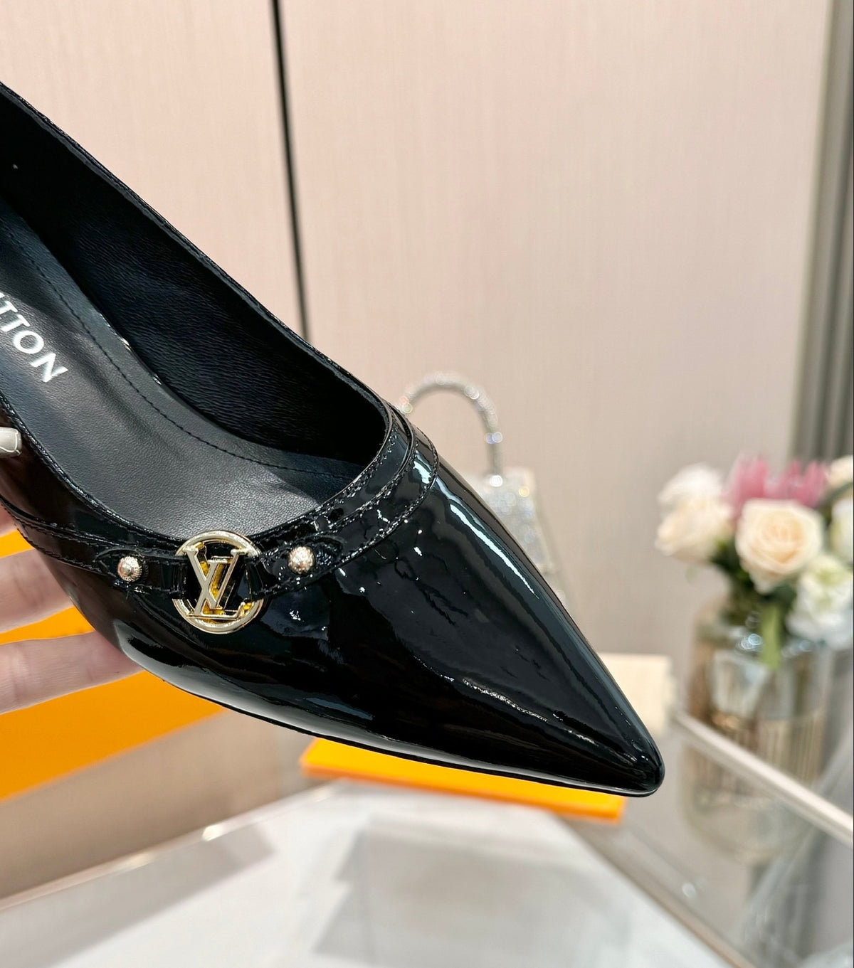 LOUIS VUITTON 6AM PUMPS