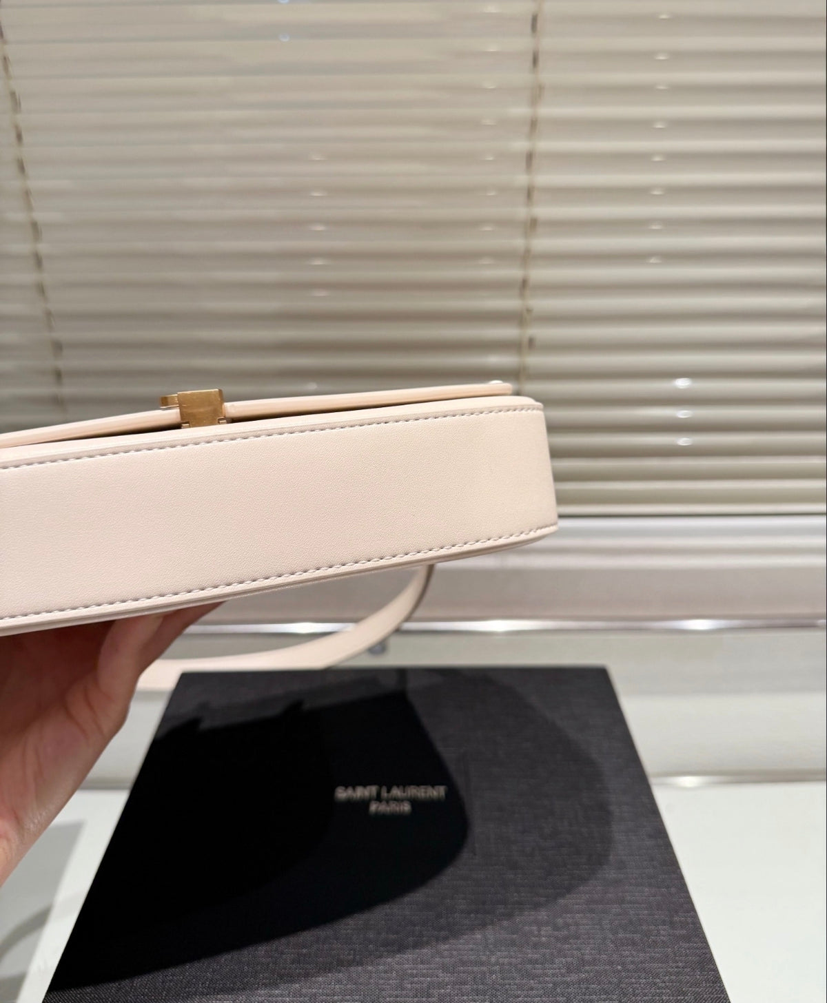 SAINT LAURENT LE 5 À 7 – CREAM / GOLD