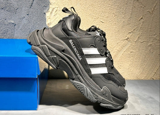 Balenciaga x adidas Triple S – Negro / Blanco