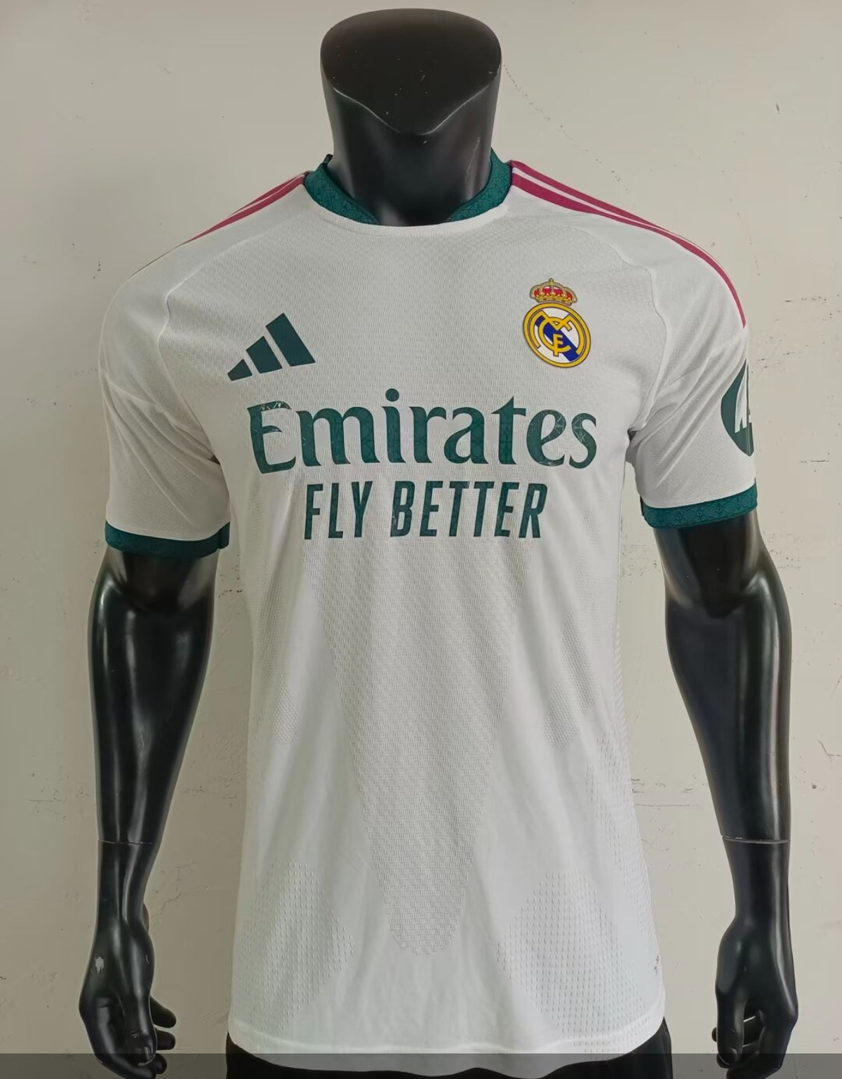 Camiseta de fútbol local del Real Madrid