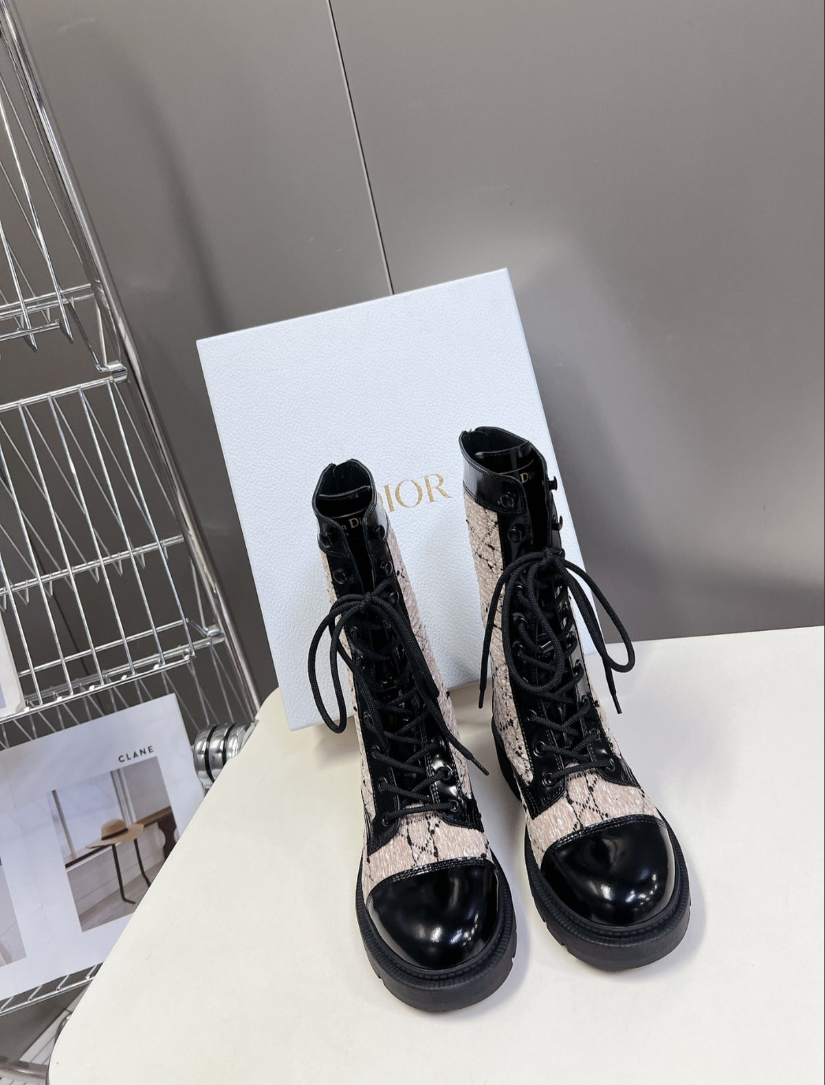 DIOR D-MAJOR–STYLE LACE-UP BOOTS – BEIGE CANNAGE / BLACK