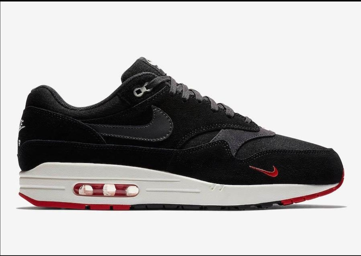Nike Air Max 1 Mini Swoosh Bred