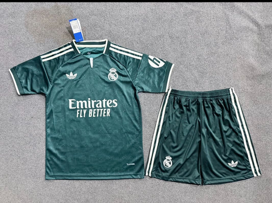 Camiseta de fútbol visitante infantil del Real Madrid 26/27