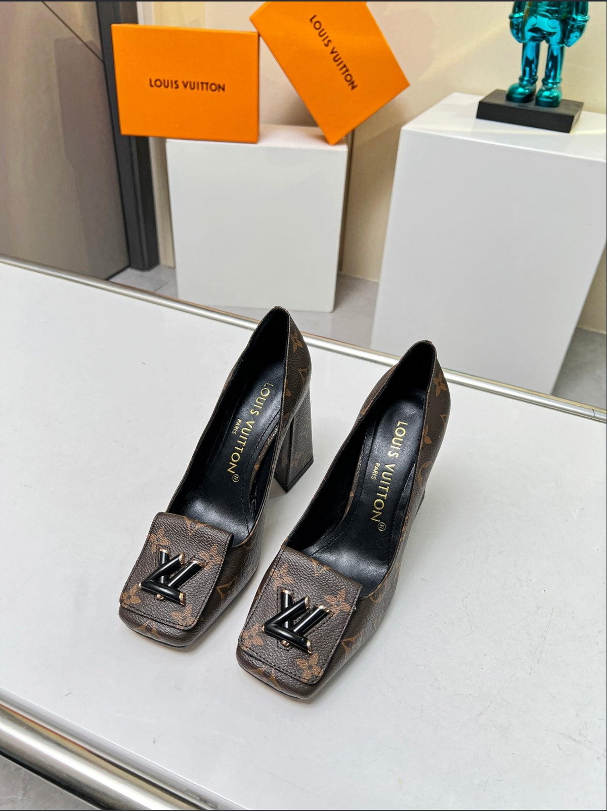 LOUIS VUITTON MONOGRAM LV INITIALS PUMPS