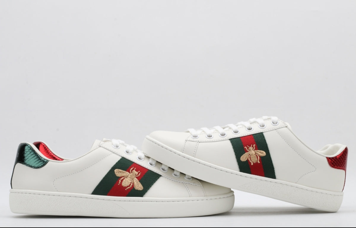 Gucci Ace Sneaker com Abelha Bordada