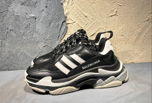 Balenciaga x adidas Triple S – Negro / Blanco