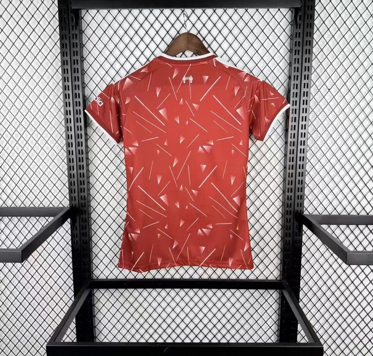 Liverpool FC 26/27 — Home Jersey (Versão Feminina)