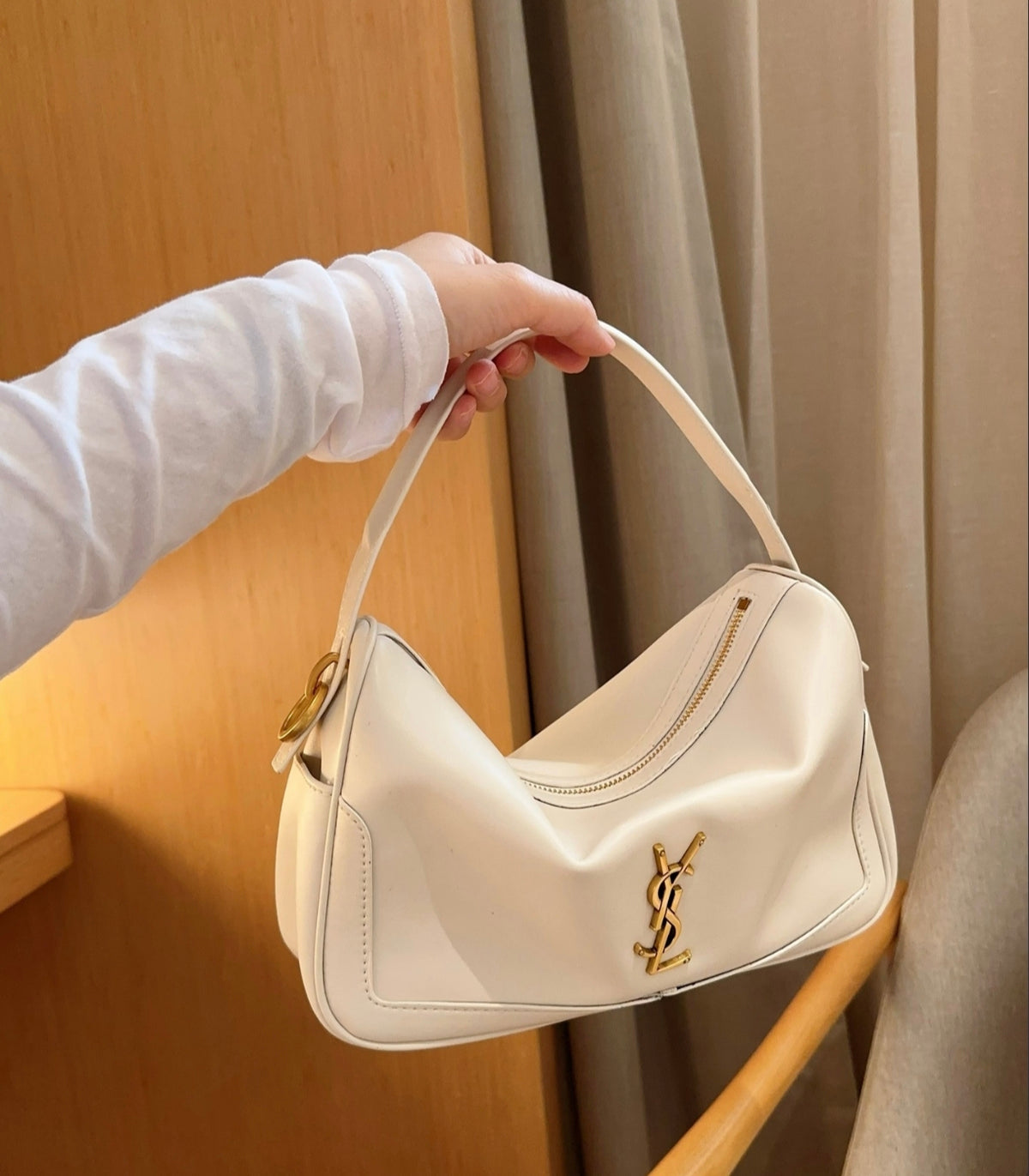 SAINT LAURENT LE 5 À 7–STYLE HOBO – WHITE