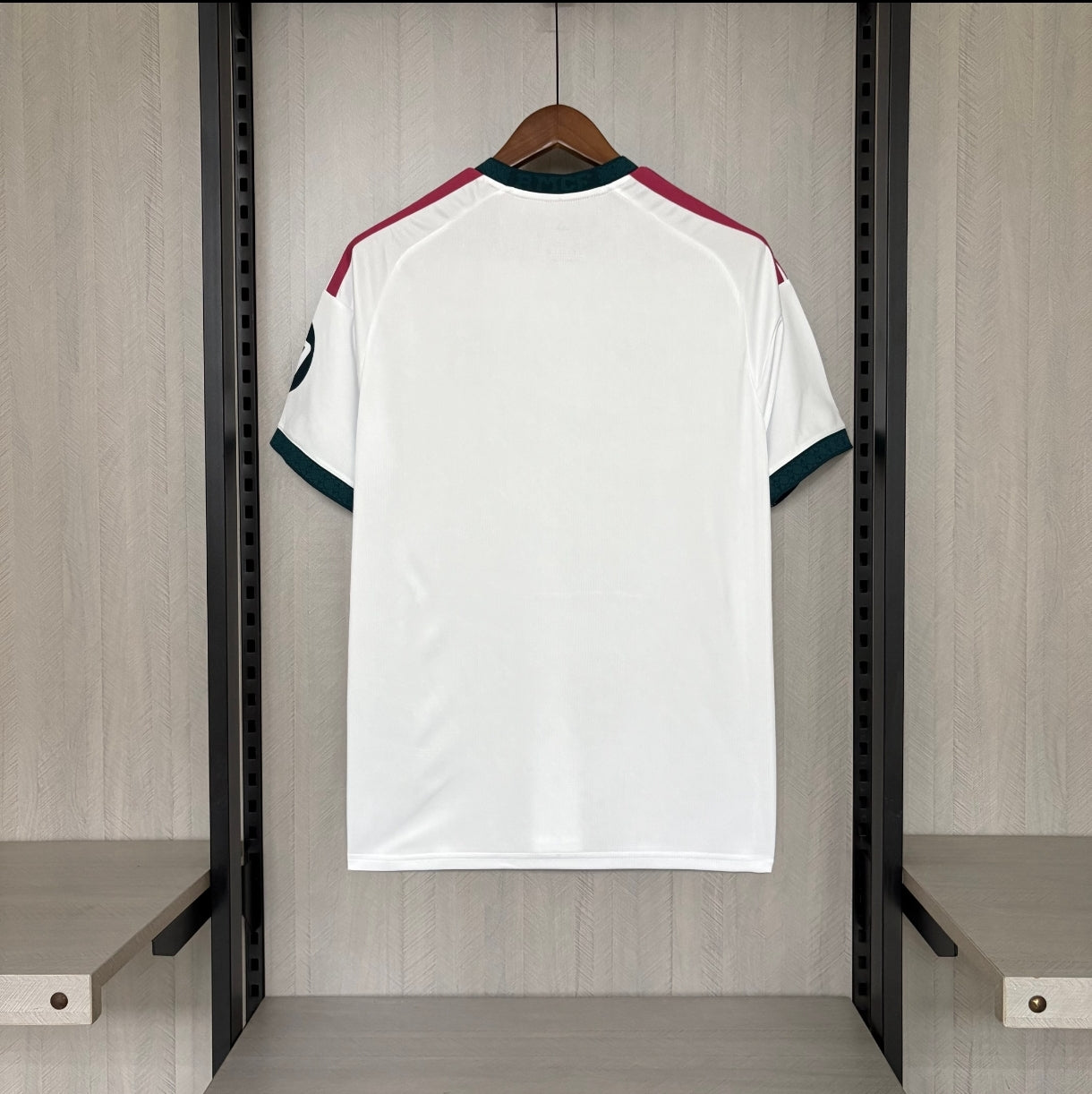 Camiseta de fútbol local del Real Madrid 26/27